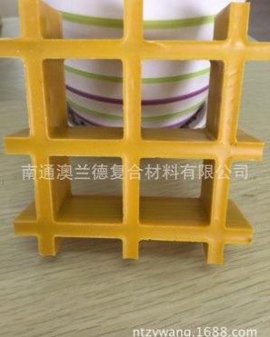 專業生產各種高耐腐蝕性、強度高玻璃鋼格柵溝蓋板